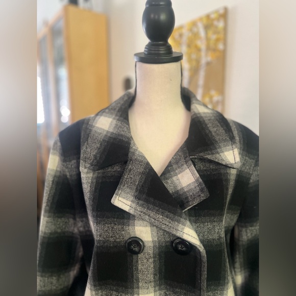 Old Navy - black, white and grey checkered double breasted coat - Picture 2 of 12